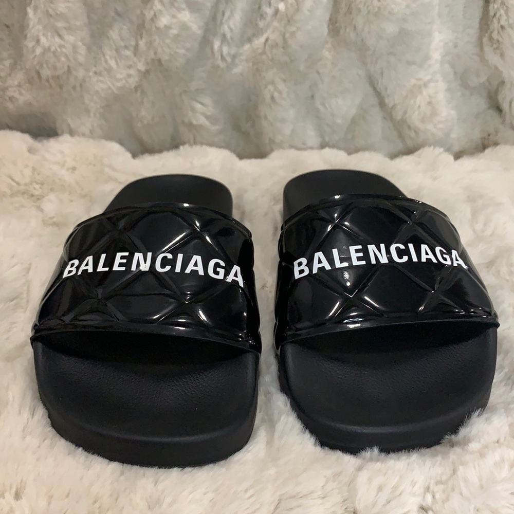 Balenciaga Pool Slides women’s size 5 Black & White